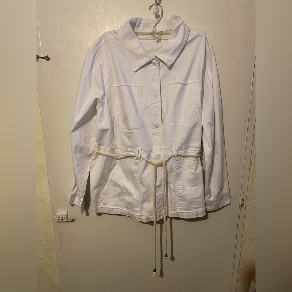 Brand new white jacket with rope belt 18w -20w